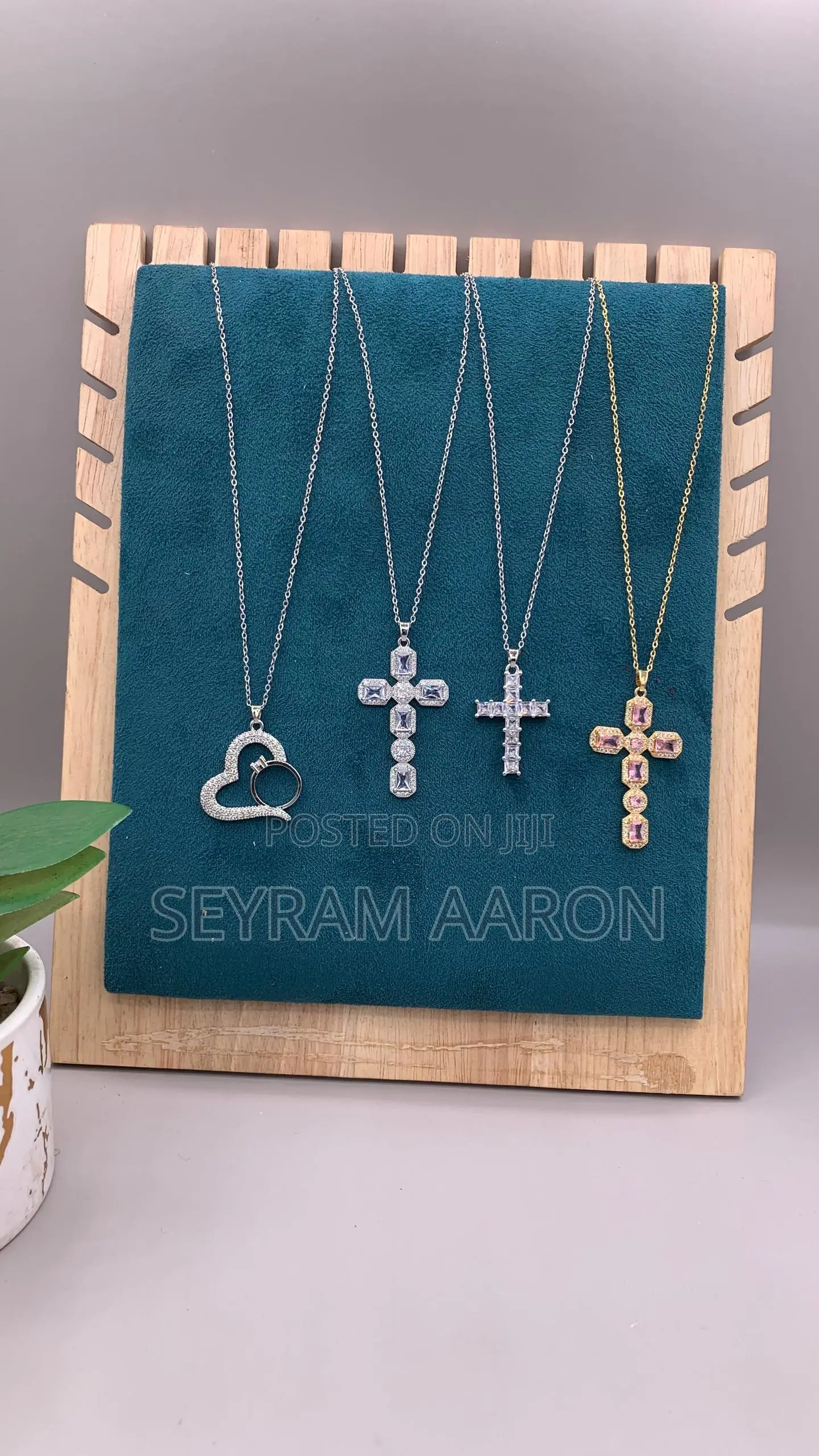Ladies Necklace