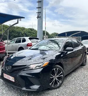 Toyota Camry SE FWD 2020 Black