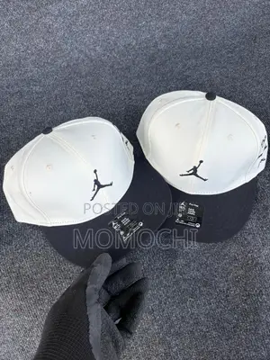 Momochi Caps