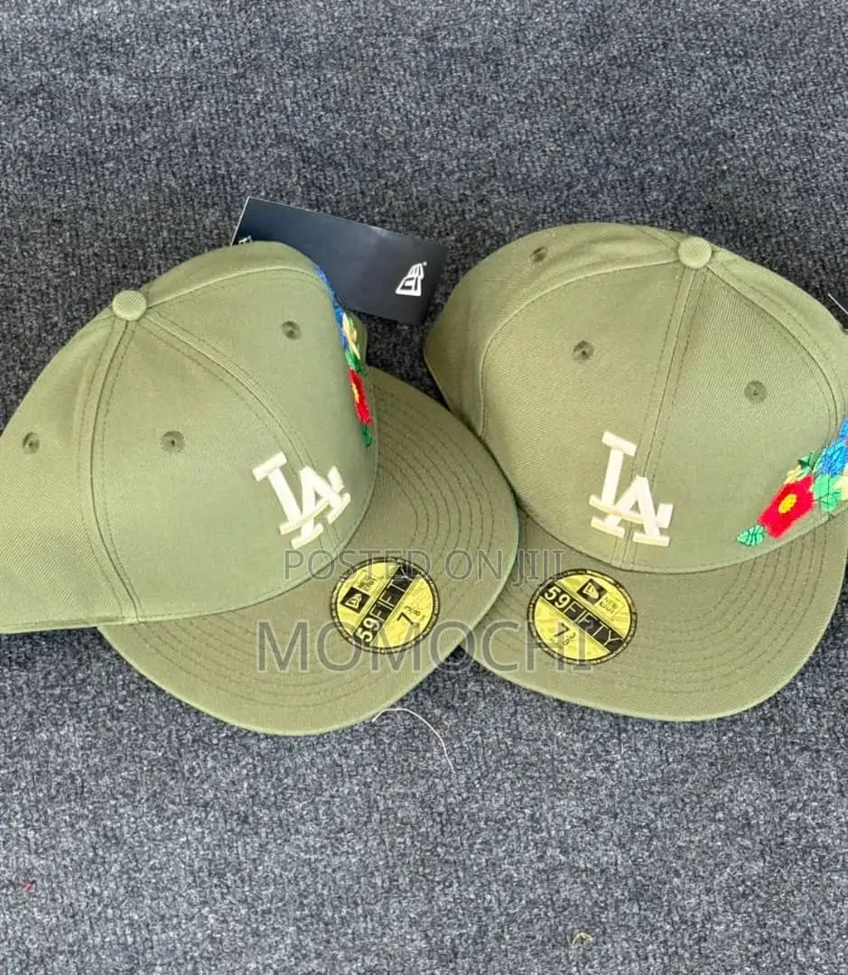 Momochi Caps