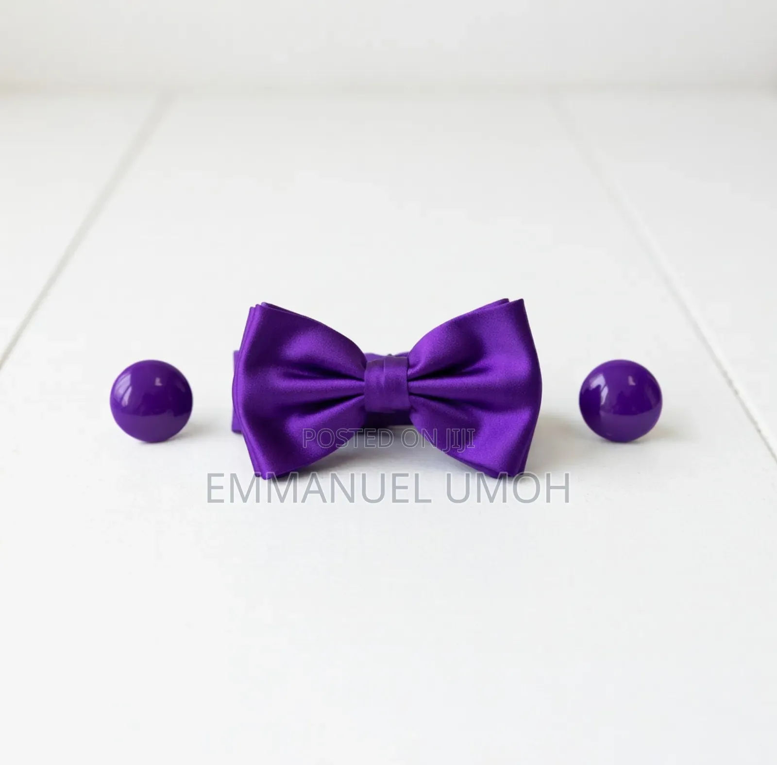 Classic Ladies Bow Tie With Matching Earrings