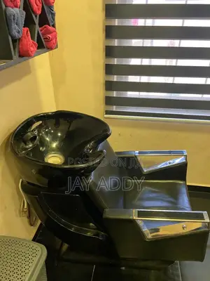 Slightly Used Modern Salon Washing Chair / Shampoo Basin Chair