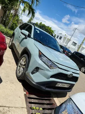 Toyota RAV4 2020 Green