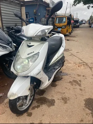 Yamaha Crux 2019 White