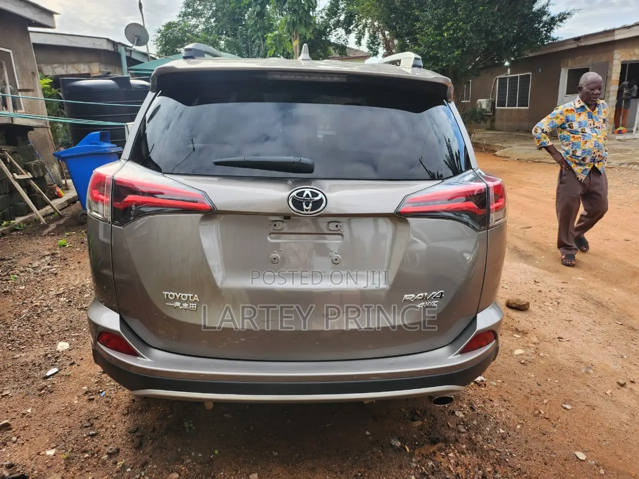 Toyota RAV4 LE AWD (2.5L 4cyl 6A) 2017 Gray