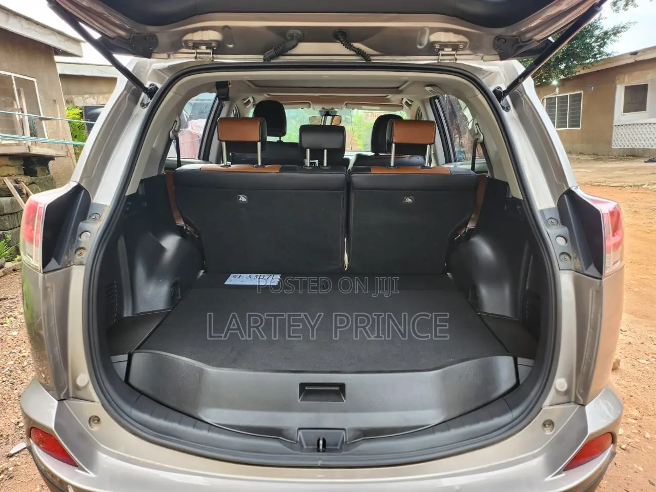 Toyota RAV4 LE AWD (2.5L 4cyl 6A) 2017 Gray