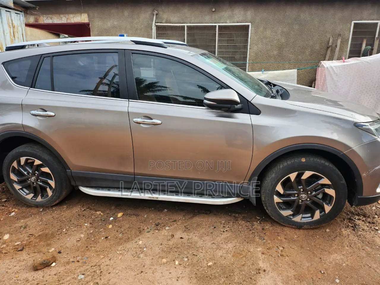 Toyota RAV4 LE AWD (2.5L 4cyl 6A) 2017 Gray