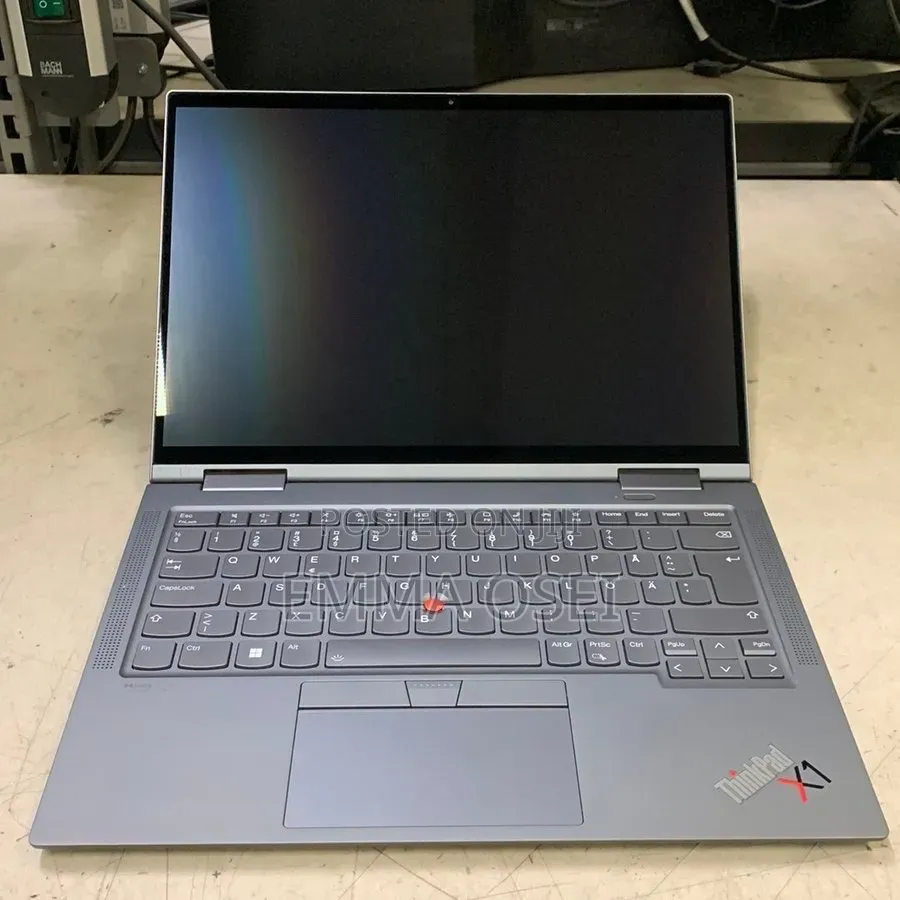 Laptop Lenovo ThinkPad X1 Yoga Gen 8 16GB Intel Core i7 SSD 512GB