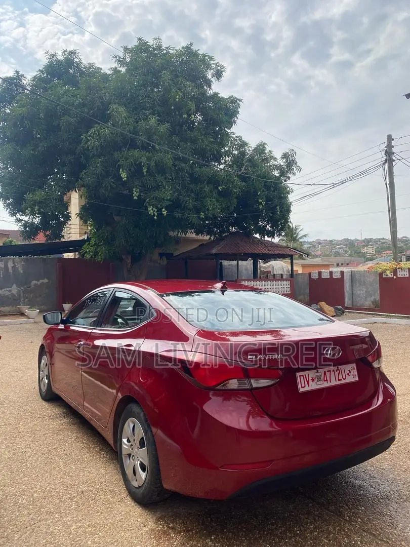 Hyundai Elantra 2015 Red