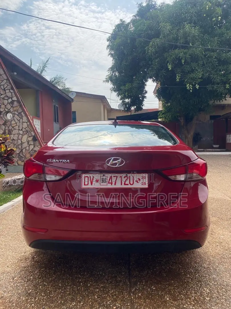 Hyundai Elantra 2015 Red