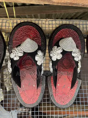 Ahenema Slippers
