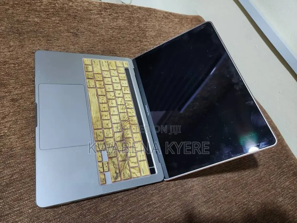 Laptop Apple MacBook Pro 2020 16GB Intel Core i5 SSD 1T