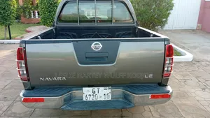Nissan Navara 2.5 dCi 2010 Gray