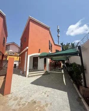 2bdrm Townhouse / Terrace in Cantonments, Acquinas for rent