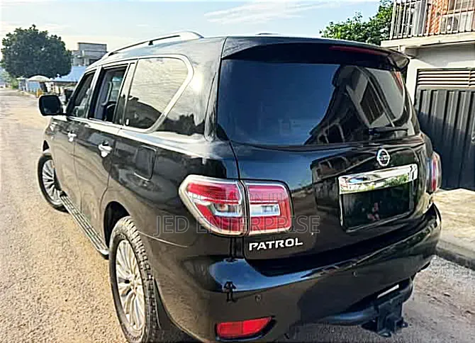 Nissan Patrol 2018 Black