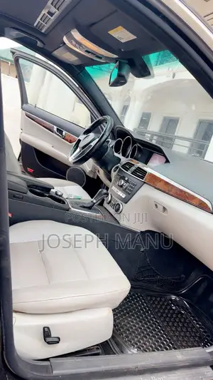 Mercedes-Benz C250 2012 Black