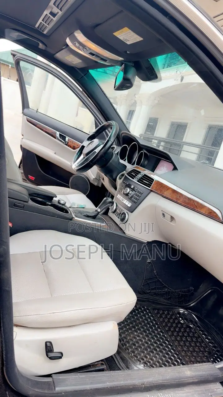 Mercedes-Benz C250 2012 Black
