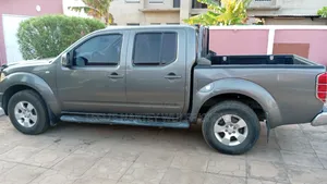 Nissan Navara 2.5 dCi 2010 Gray