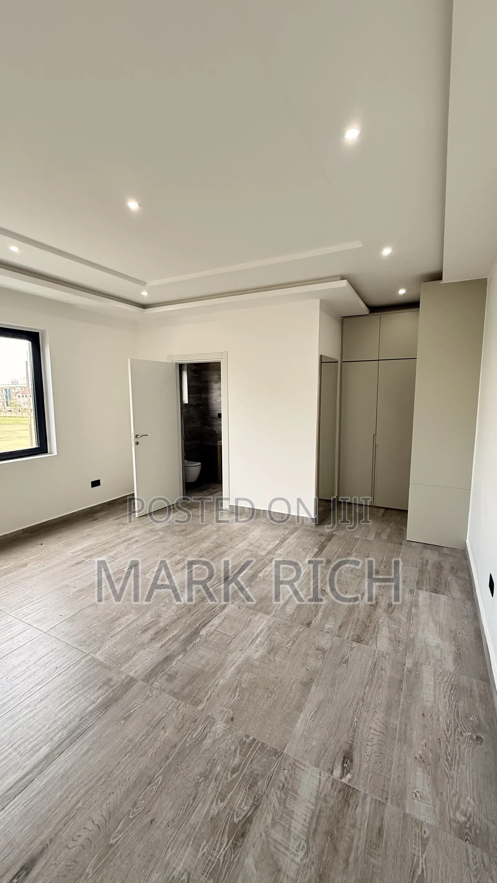 5bdrm House in East Legon for sale