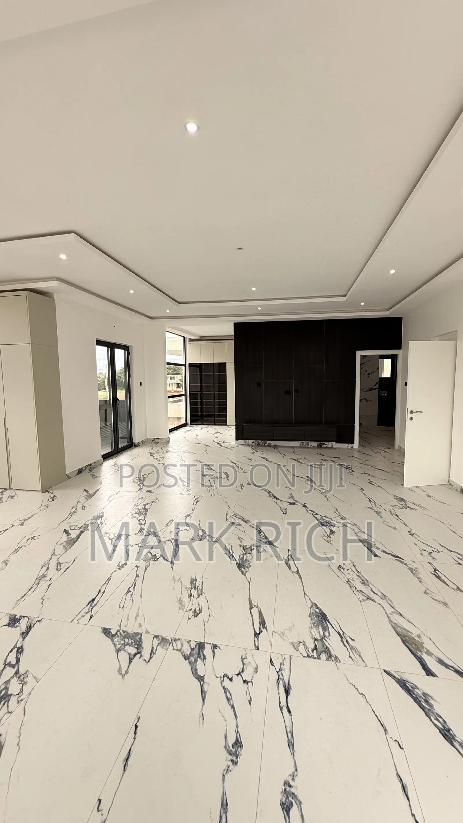 5bdrm House in East Legon for sale