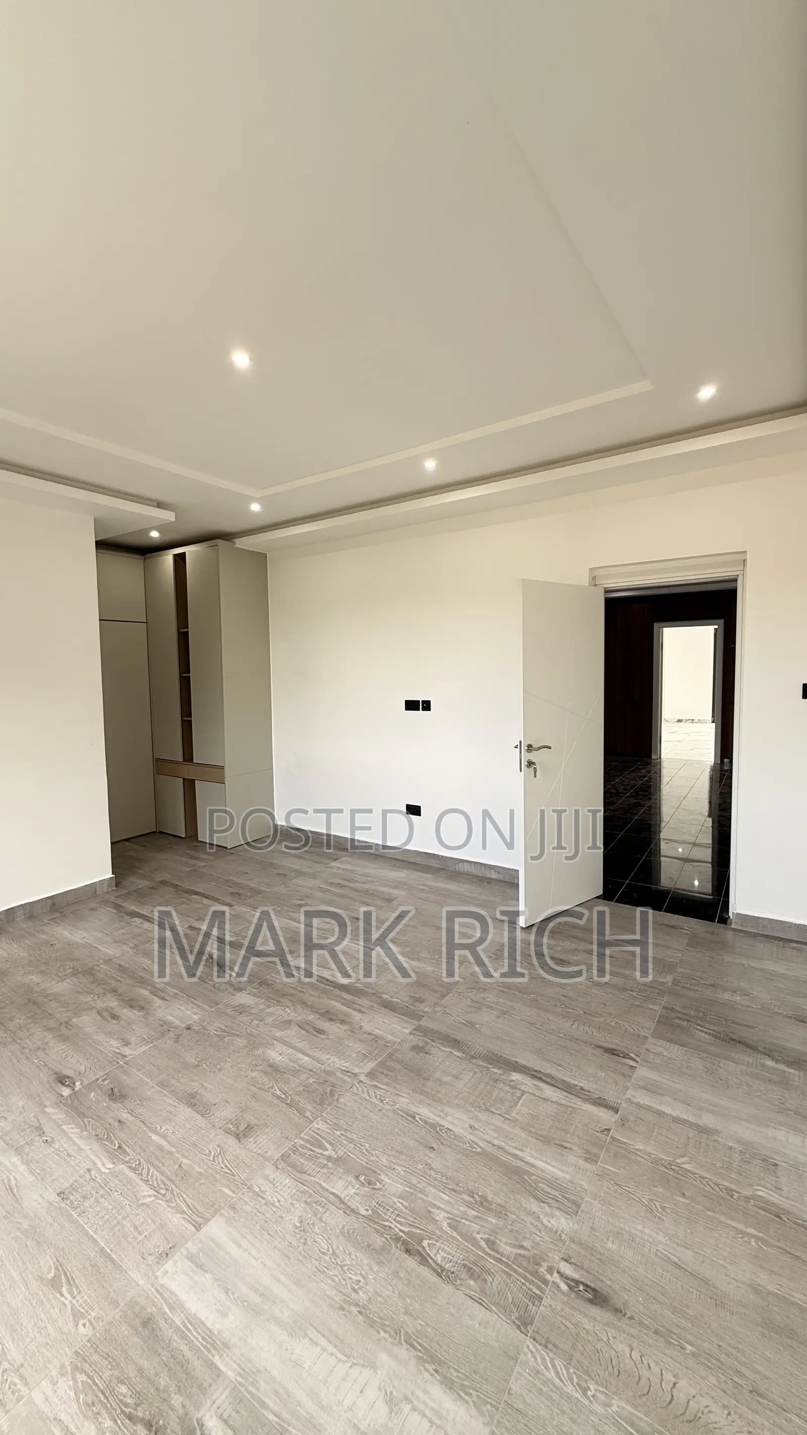 5bdrm House in East Legon for sale