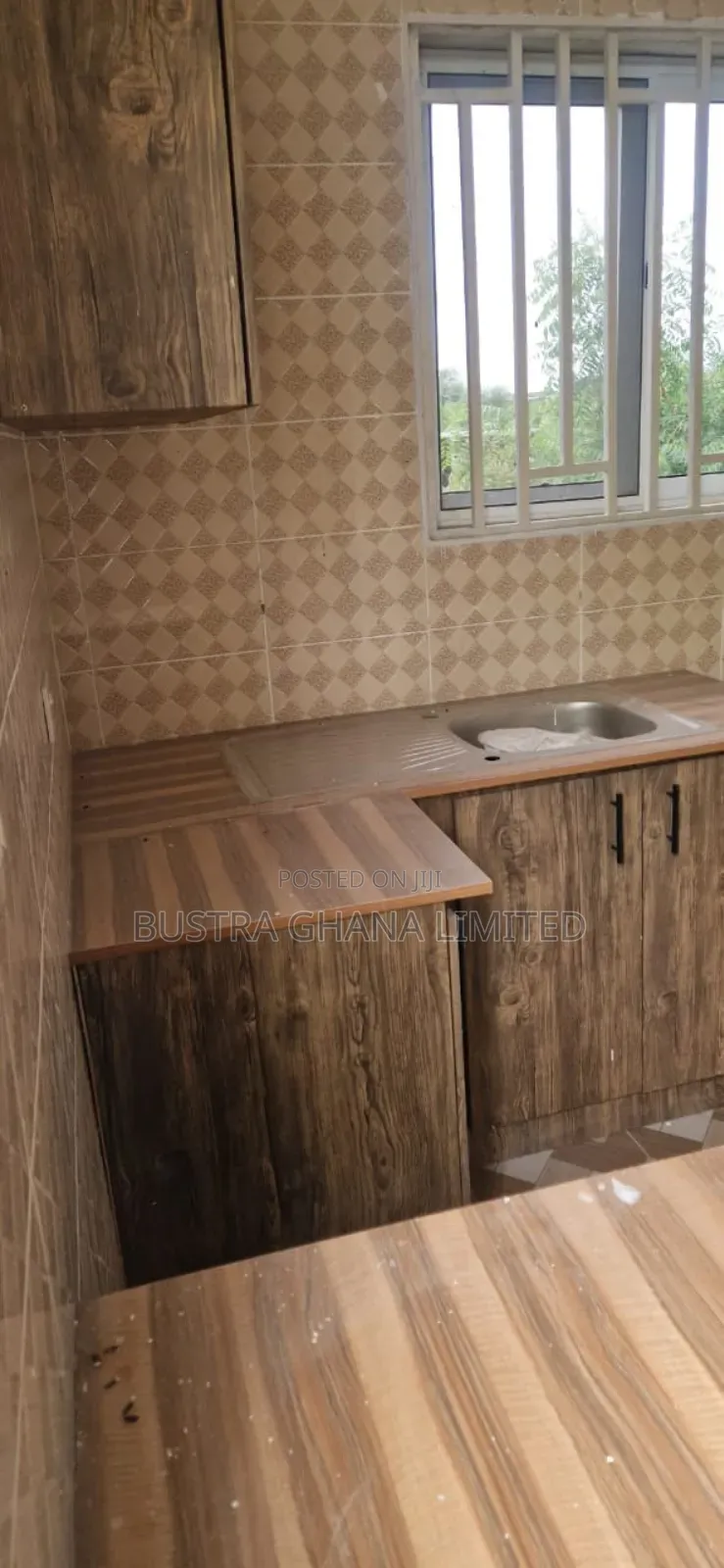 3bdrm House in Adom City Comm. 25, Tema Metropolitan for sale