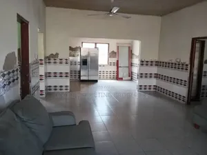 6bdrm House in Weija for sale