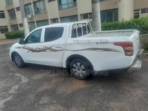 Mitsubishi L200 Double Cab 2.2 4WD 2016 White