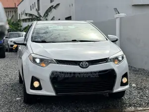Toyota Corolla S 4dr Sedan (1.8L 4cyl CVT) 2016 White