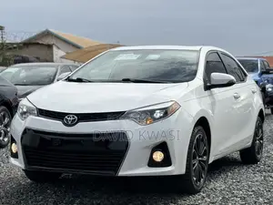 Toyota Corolla S 4dr Sedan (1.8L 4cyl CVT) 2016 White