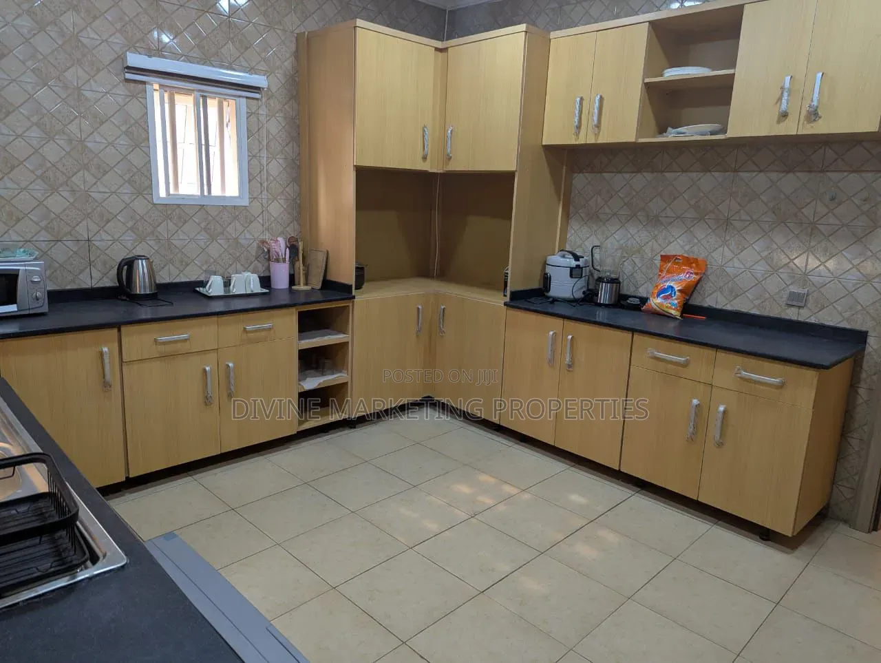 Furnished 3bdrm House in Pillar 2 for sale
