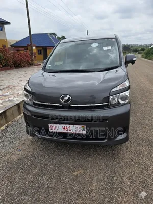 Toyota Voxy 2012 Beige