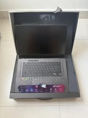 Laptop Asus ROG Zephyrus G15 32GB AMD Ryzen 9 SSD 1T