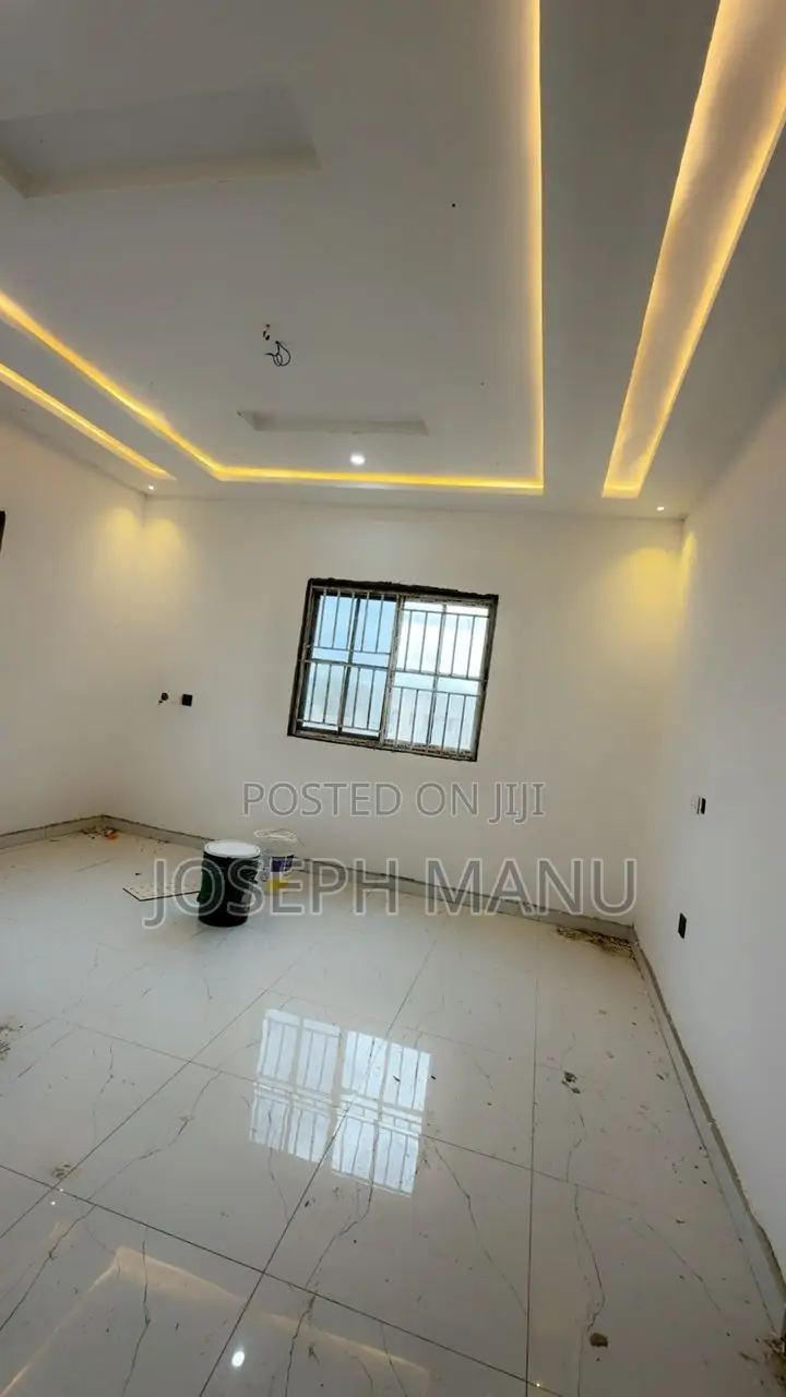 5bdrm House in Apagya Nursing, Afigya-Kwabre for sale