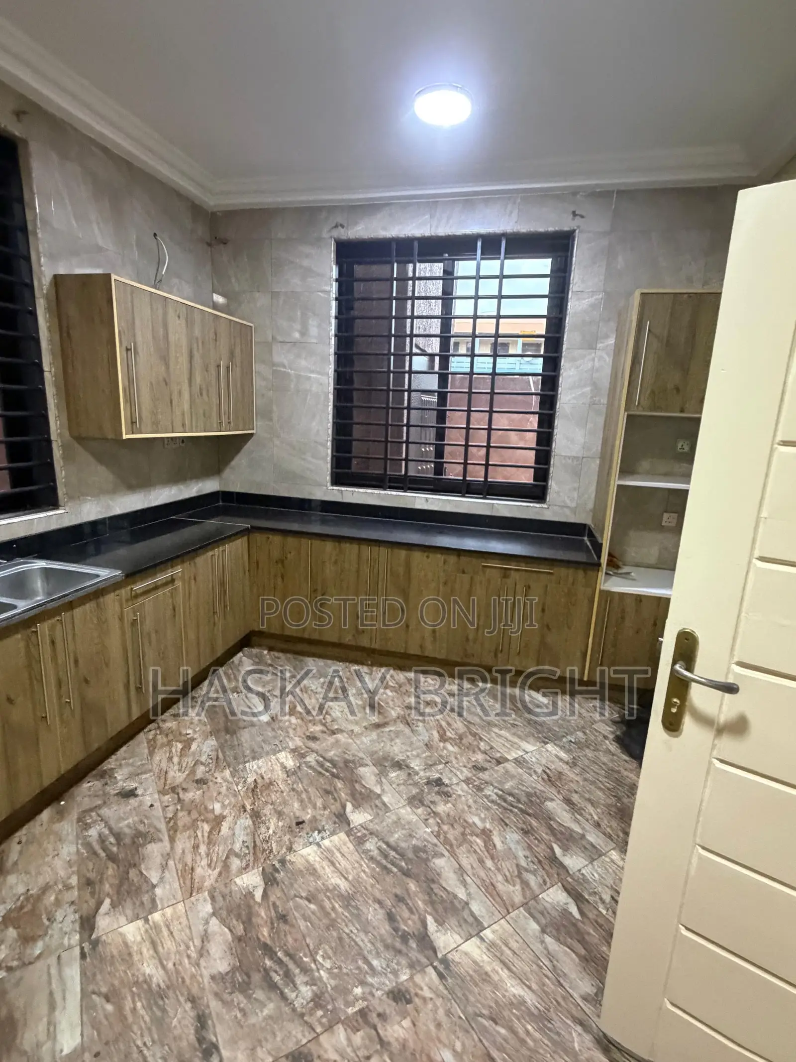 4bdrm House in Ashomang Estate for rent