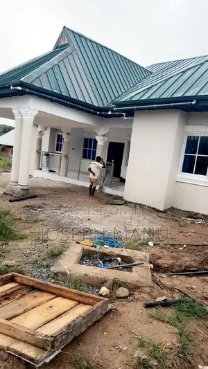5bdrm House in Apagya Nursing, Afigya-Kwabre for sale