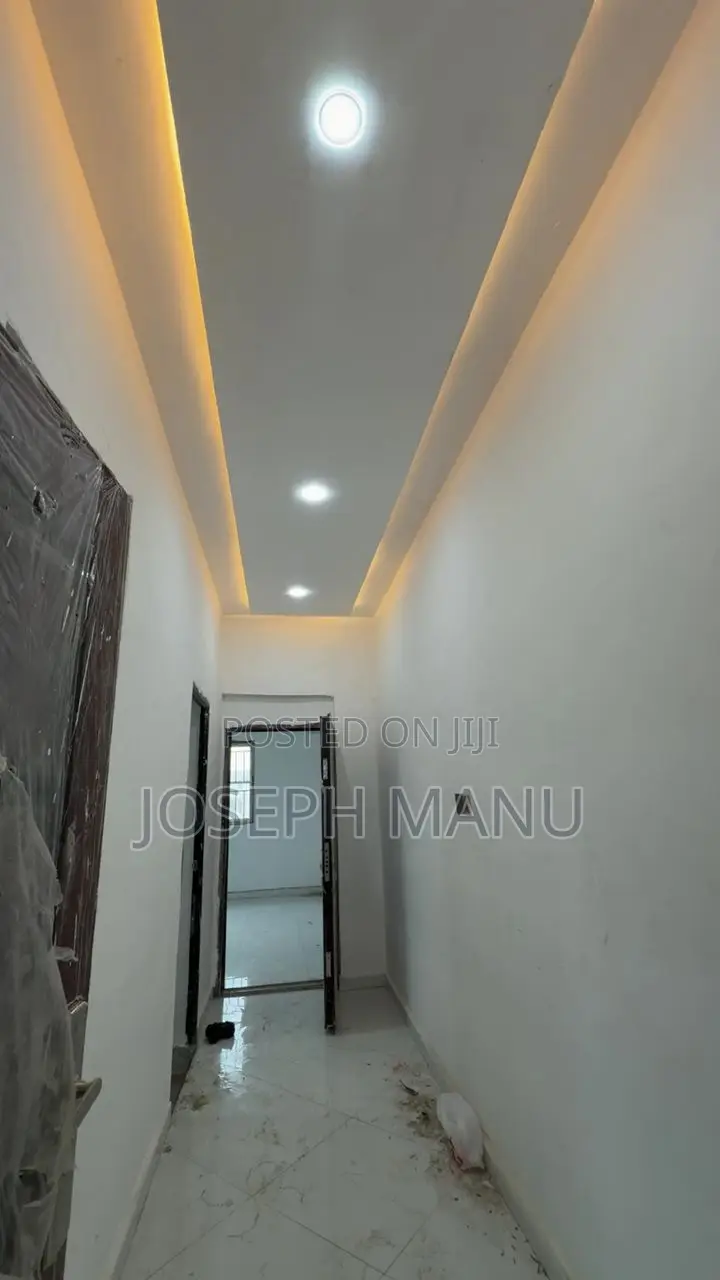 5bdrm House in Apagya Nursing, Afigya-Kwabre for sale