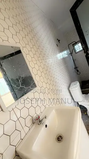 5bdrm House in Apagya Nursing, Afigya-Kwabre for sale