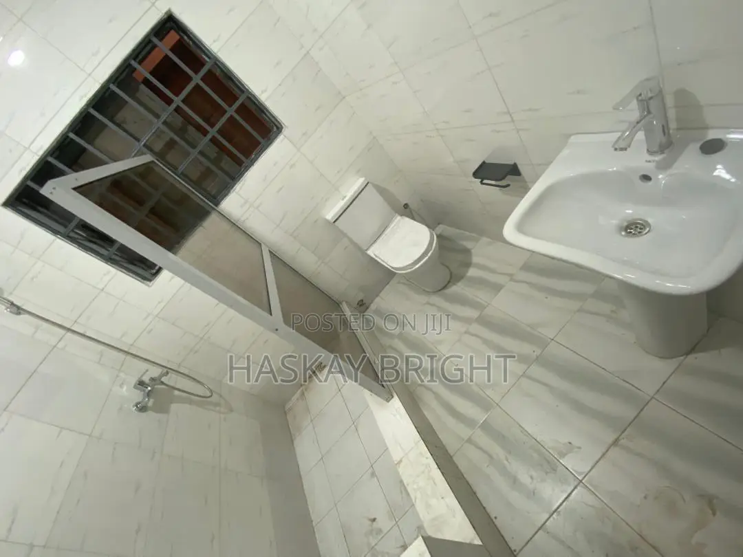 3bdrm Apartment in Achimota for rent