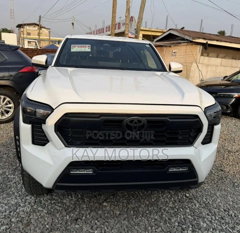 Toyota Tacoma SR5 Double Cab 5' Bed AT 2024 White