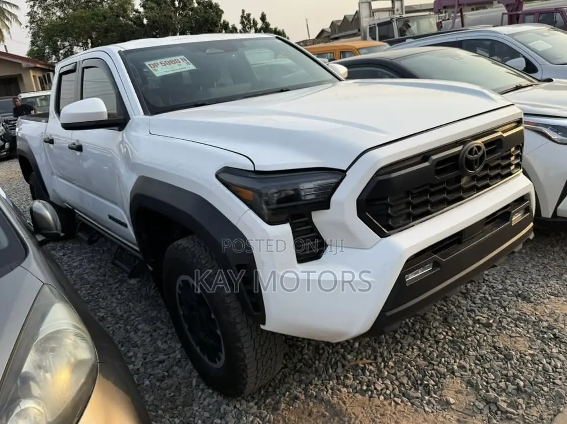 Toyota Tacoma SR5 Double Cab 5' Bed AT 2024 White