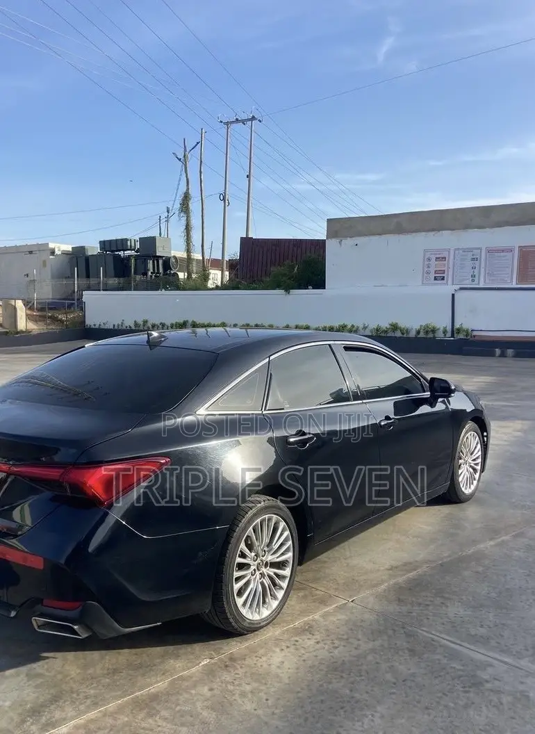 Toyota Avalon Limited FWD Sedan (3.5L V6 8A) 2019 Black