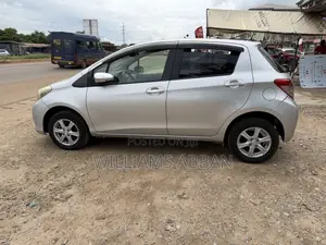 Toyota Vitz 1.3 AWD 5dr 2012 Silver