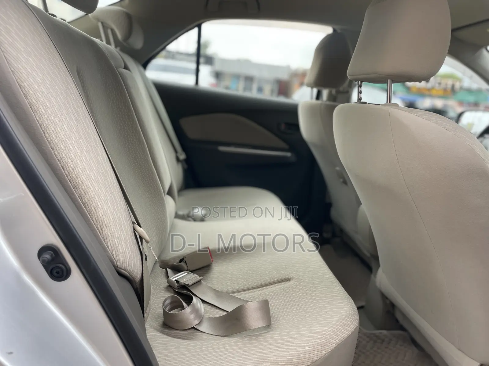Toyota Belta 2010 Silver