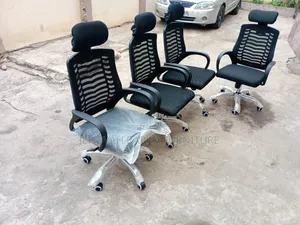 Swivel Chair With Headrest