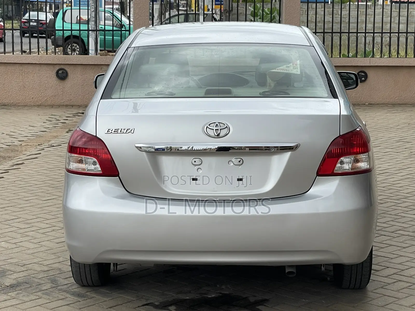 Toyota Belta 2010 Silver