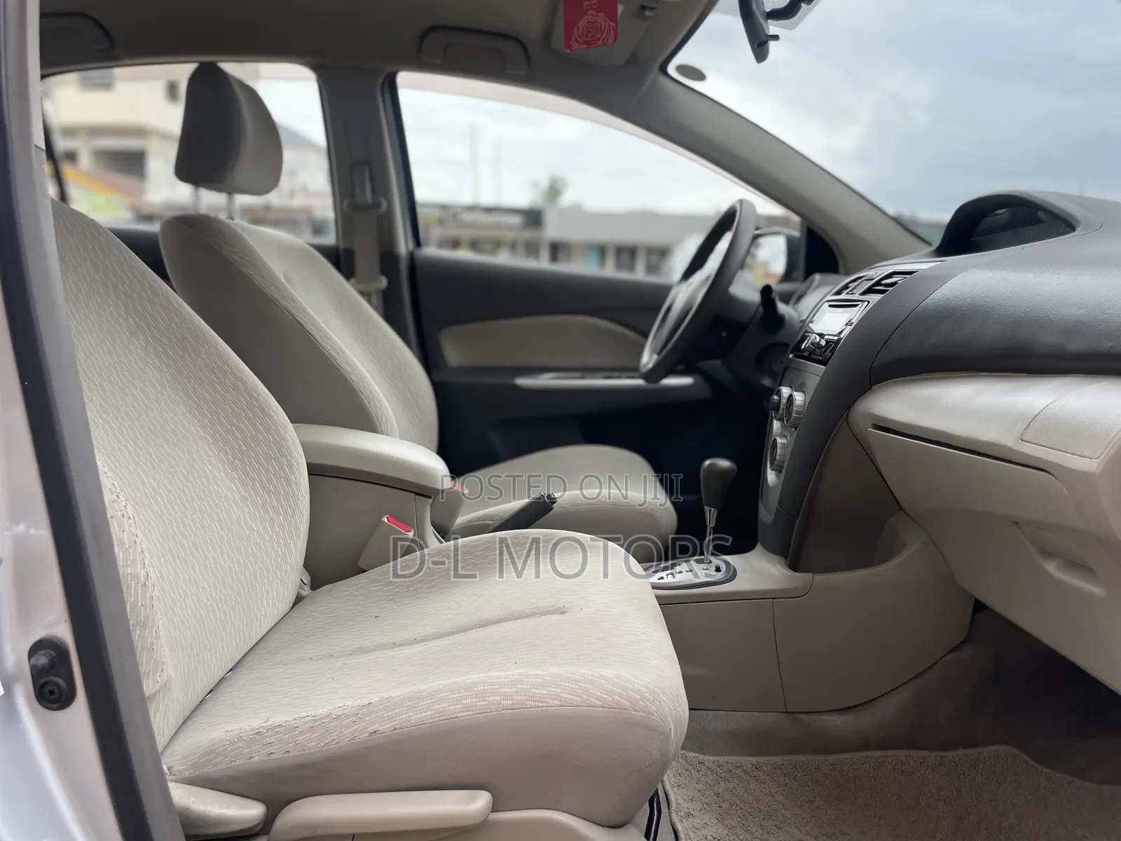 Toyota Belta 2010 Silver