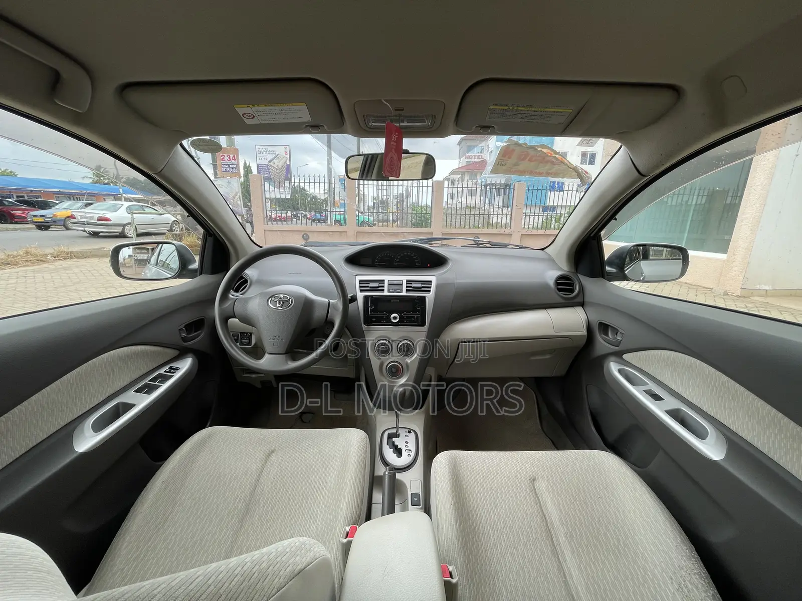 Toyota Belta 2010 Silver