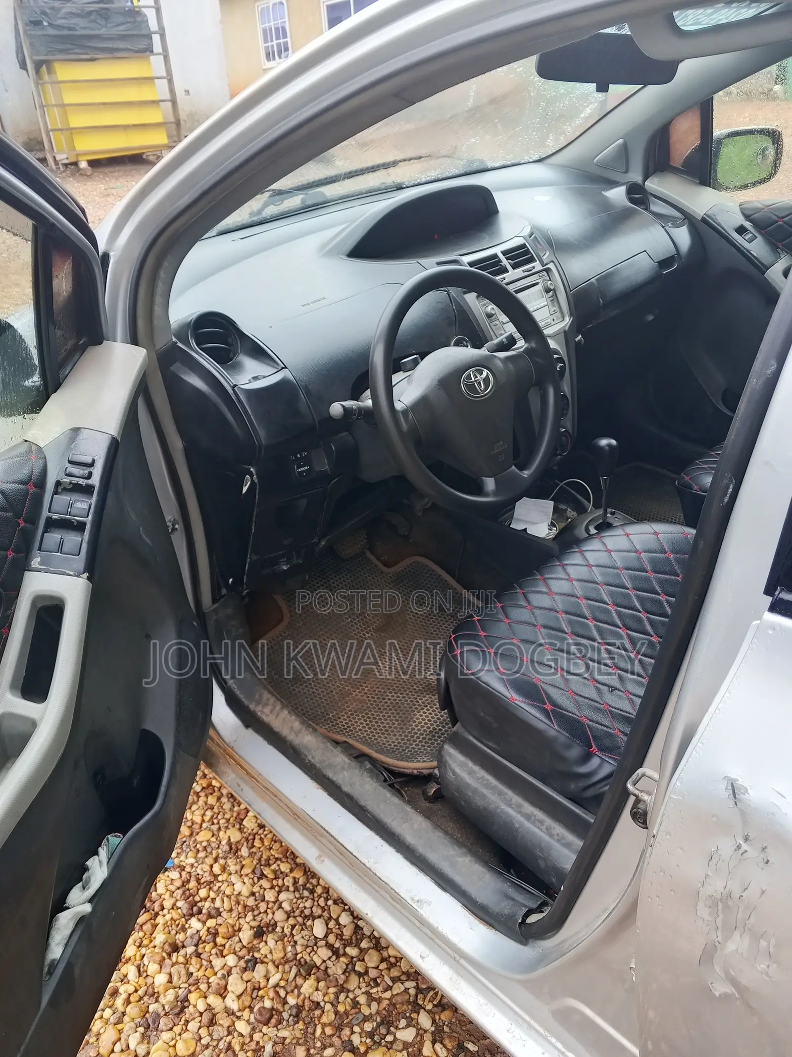 Toyota Vitz 1.0 FWD 3dr 2010 Silver