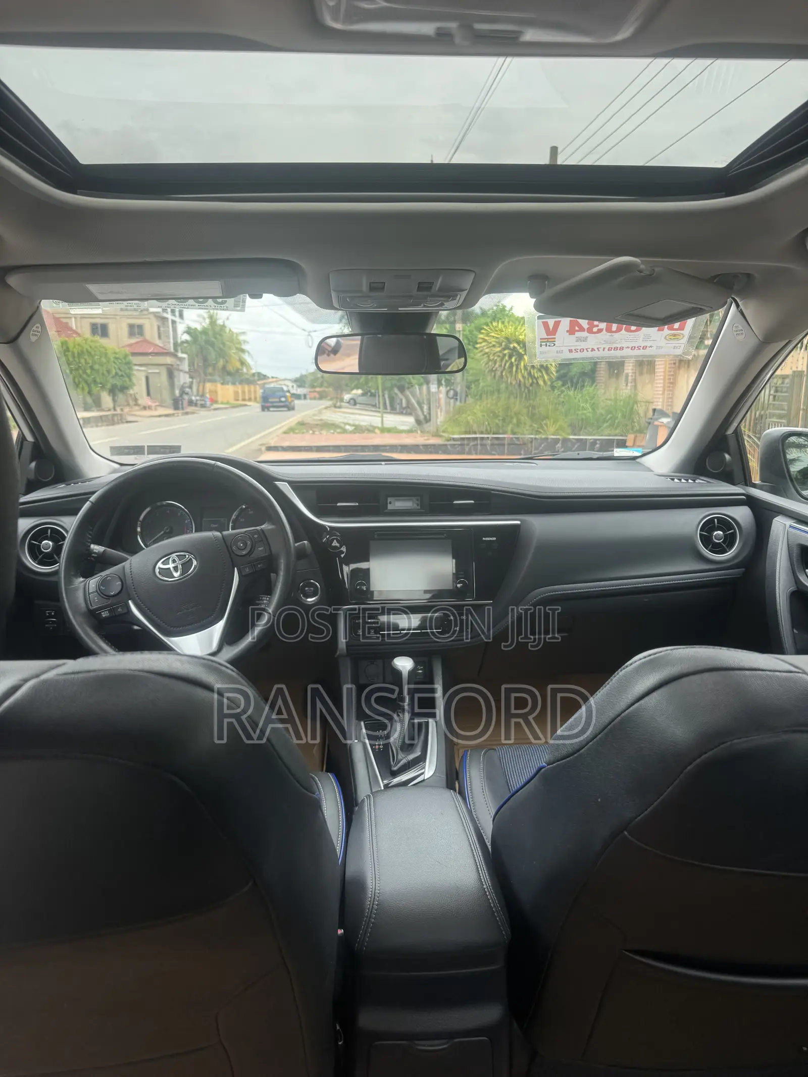 Toyota Corolla SE 4dr Sedan (1.8L 4cyl CVT) 2017 White
